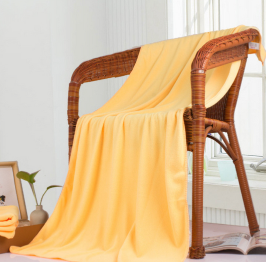 Soft Microfiber Bath Towel – Quick-Dry, Lightweight, and Gentle on Skin